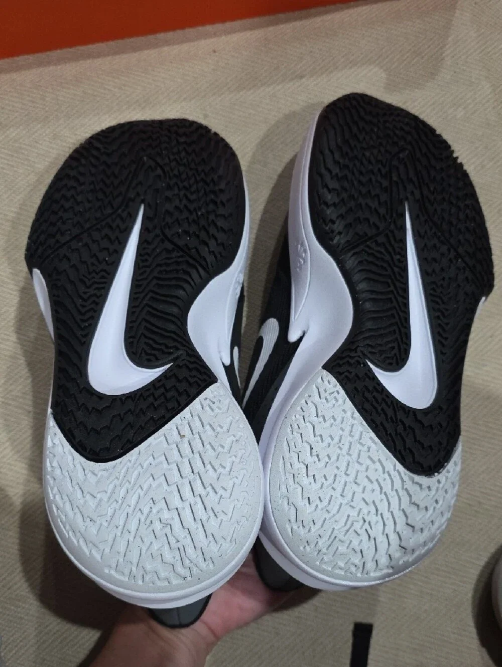 NWB Men’s size 9 Nike Precision VII Sneakers